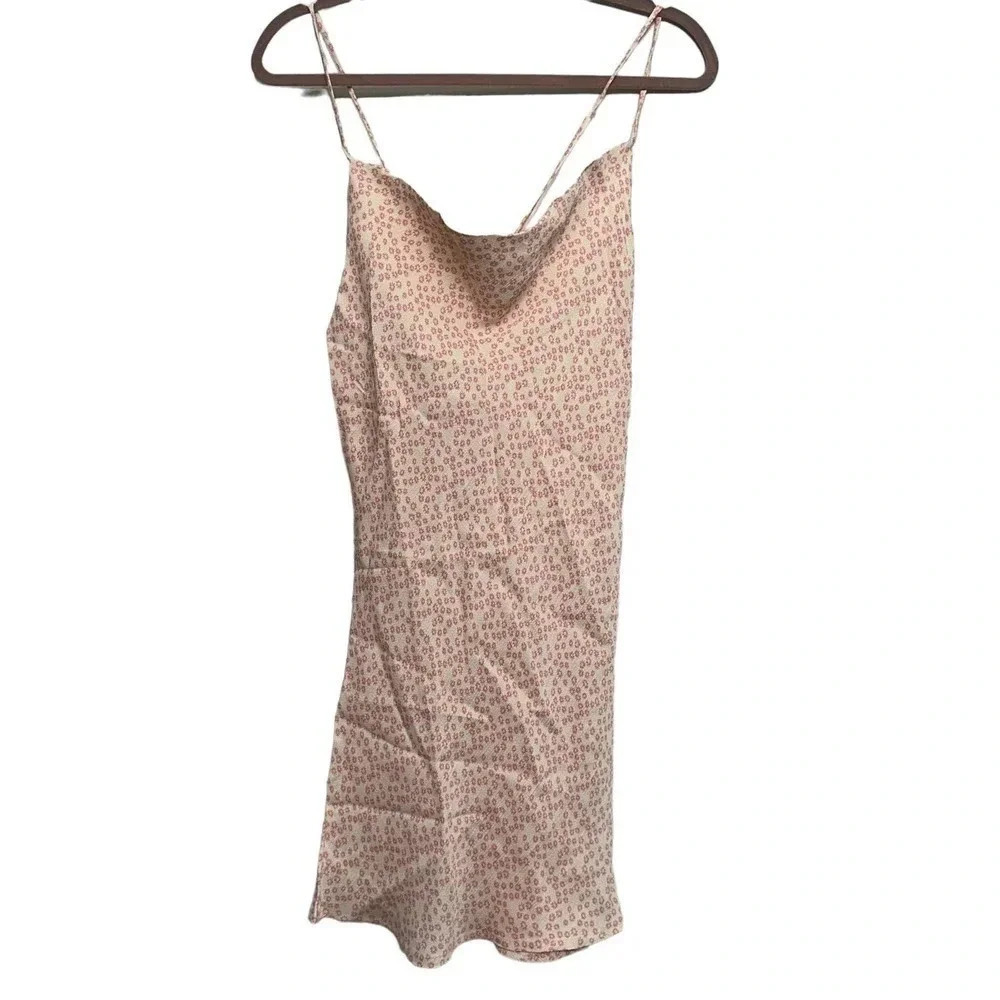 Area Stars NWT’s Casual Sundress, sleeveless floral mini dress. Size medium